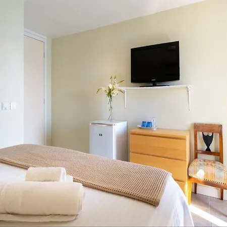 Lola - Four Bedroom With Sea View