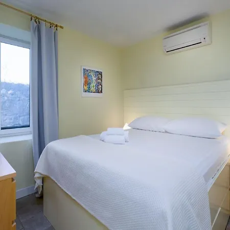 Lola - Four Bedroom With Sea View Villa Lopud