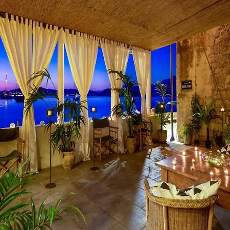 Lola - Four Bedroom With Sea View Villa