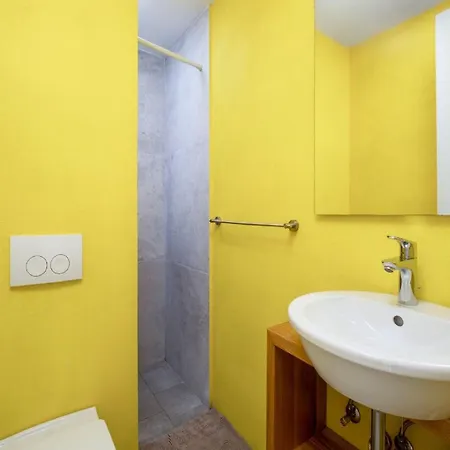 Lola - Four Bedroom With Sea View