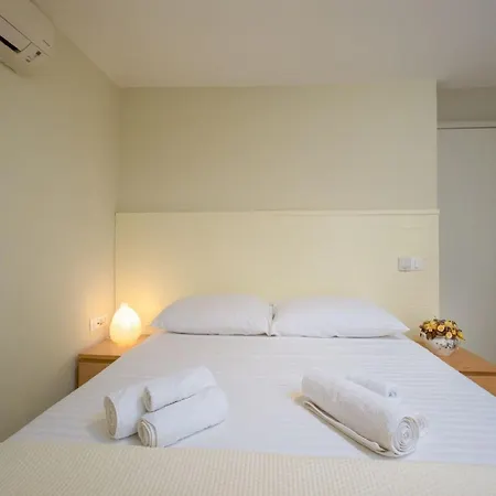 Lola - Four Bedroom With Sea View Lopud